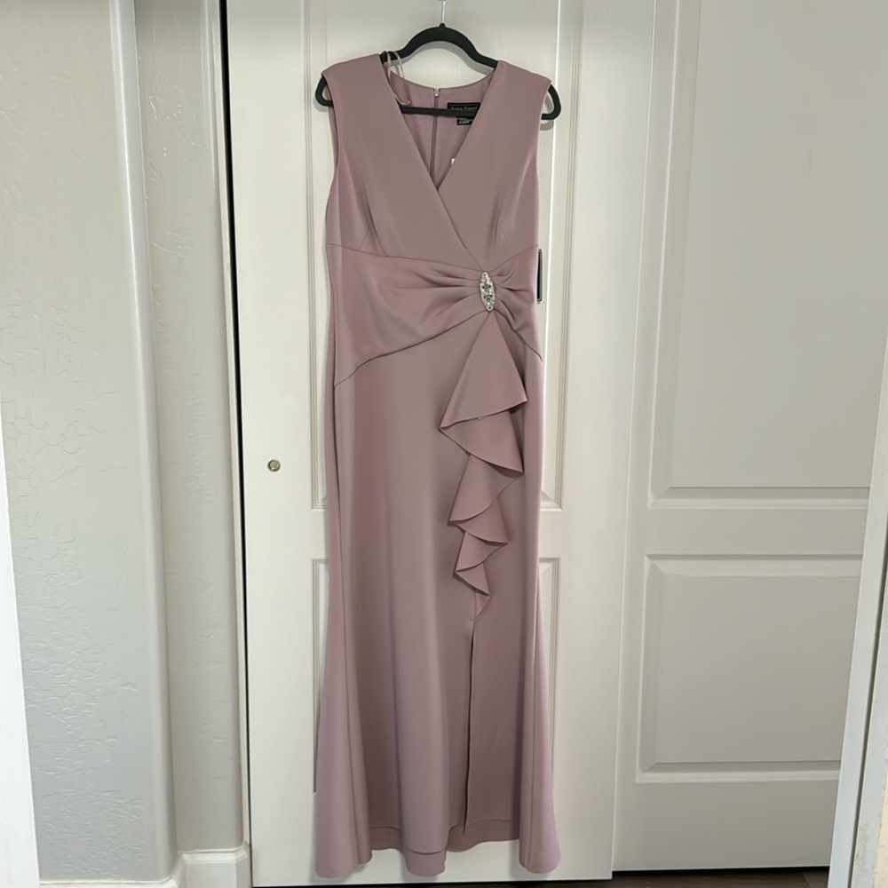 NWT Jessica Howard formal dress size 14 scuba material dusty rose pink